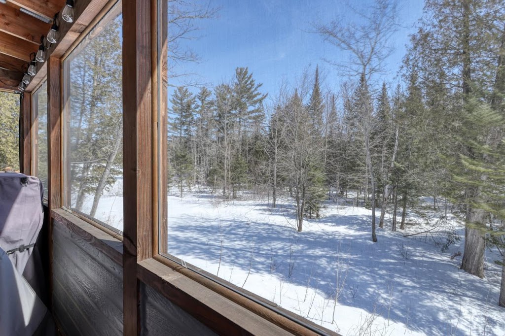 Chalet Le Requin Skieur (CITQ 310053) | 1418 Chem. Desmarais, Sainte-Émélie-de-lÉnergie, QC J0K 2K0, Canada | Phone: (514) 299-2917