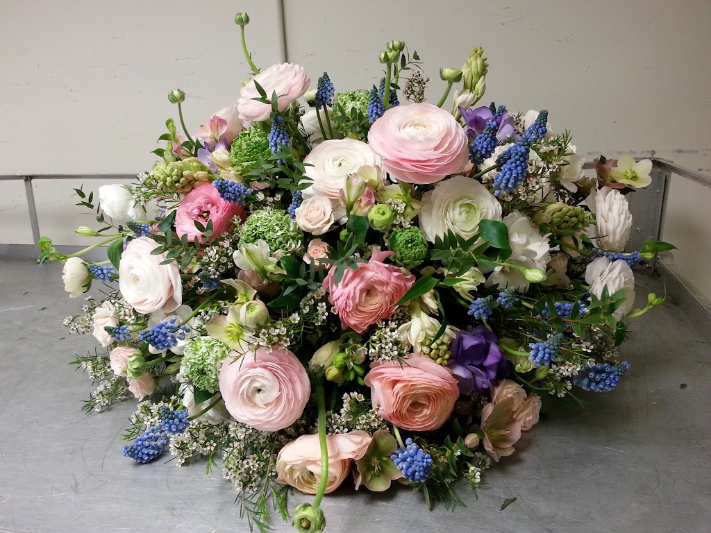 Forever Blooming | 1107 Lorne Park Rd, Mississauga, ON L5H 3A1, Canada | Phone: (905) 274-0866