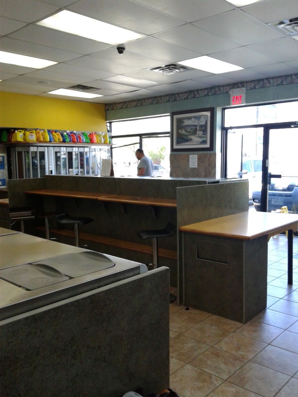 Wash n Dry Coin Laundry | 1677 OConnor Dr, North York, ON M4A 1W5, Canada | Phone: (416) 447-6555