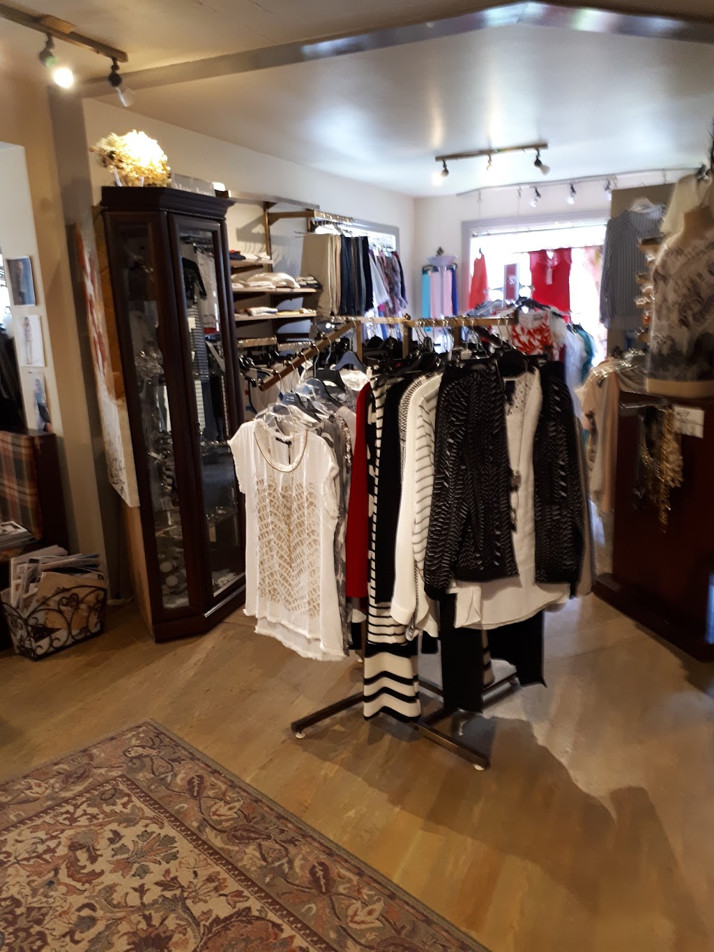 Boutique PTites Folies | 799 Bd de Sainte-Adèle, Sainte-Adèle, QC J8B 2N1, Canada | Phone: (450) 229-6464