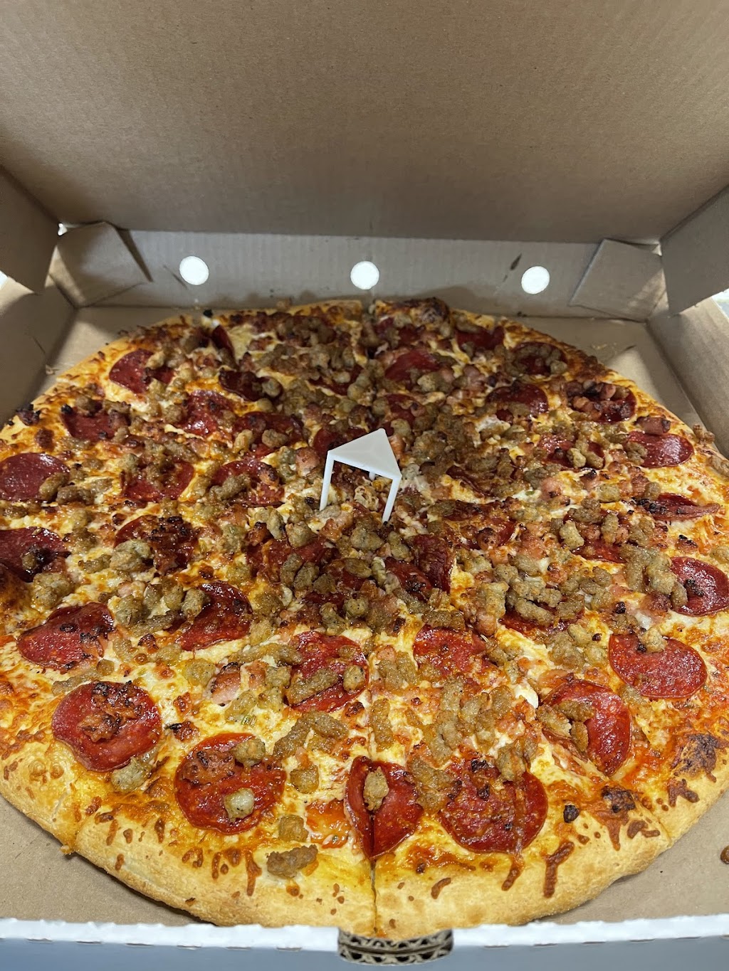 Noni’s Pizza & Wings | 300 Main St, Woodstock, ON N4S 1T3, Canada | Phone: (519) 290-9555