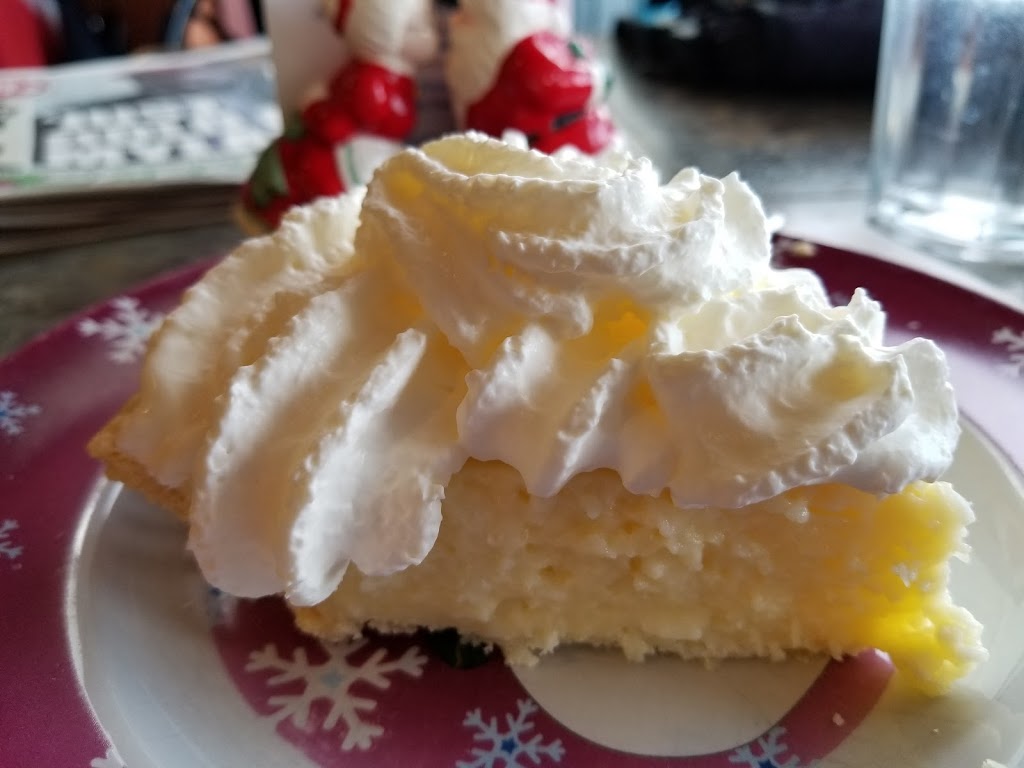 Pies Plus Cafe | 12445 Lake Fraser Dr SE #611, Calgary, AB T2J 7A4, Canada | Phone: (403) 271-6616