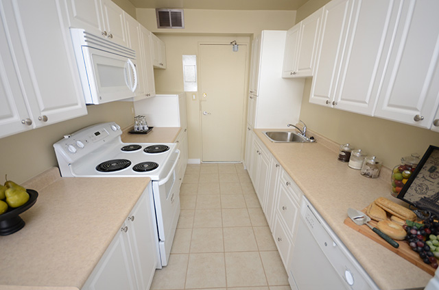 Somerset Place London | 1209 Richmond St, London, ON N6A 3L7, Canada | Phone: (519) 438-8801