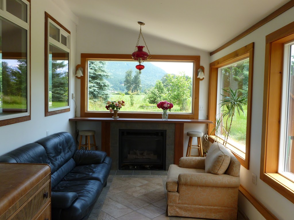 Harrison Hammond House B&B | 1926 School Rd, Harrison Mills, BC V0M 1L0, Canada | Phone: (604) 796-2224