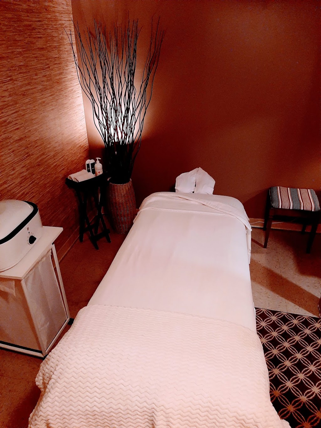 Massage Passion | 8 Chemin du Golf, Baie-Saint-Paul, QC G3Z 1X6, Canada | Phone: (418) 240-0771