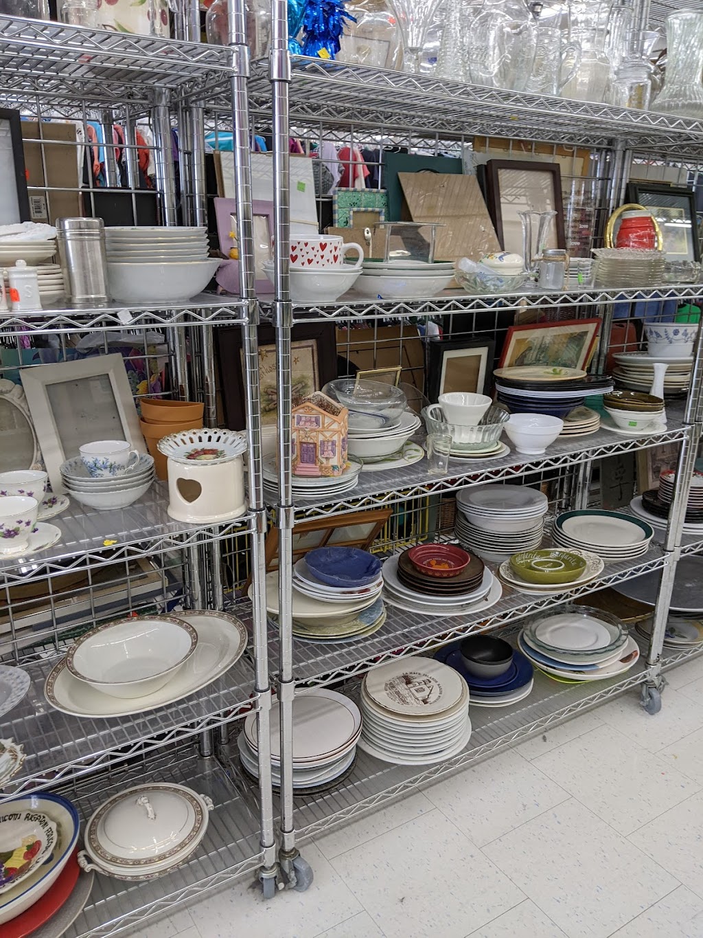 The Salvation Army Thrift Store | 118 Wyse Rd, Dartmouth, NS B3A 1N7, Canada | Phone: (902) 463-3500