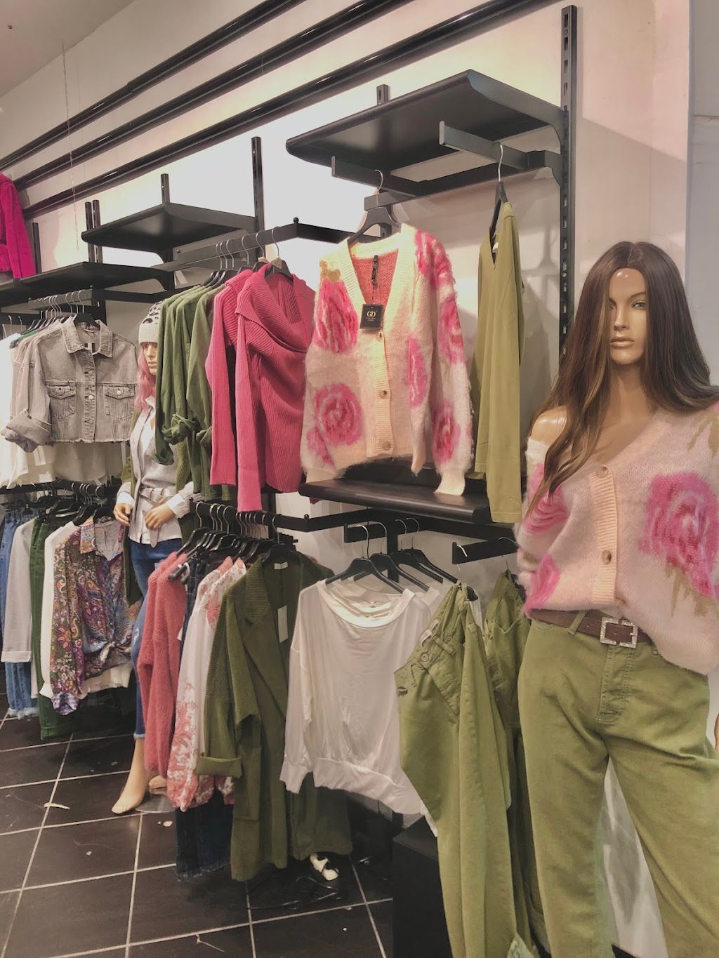 Boutique Zero-Neutre | 3100 Blvd. de la Concorde E suite 78, Laval, QC H7E 2B8, Canada | Phone: (450) 664-1382