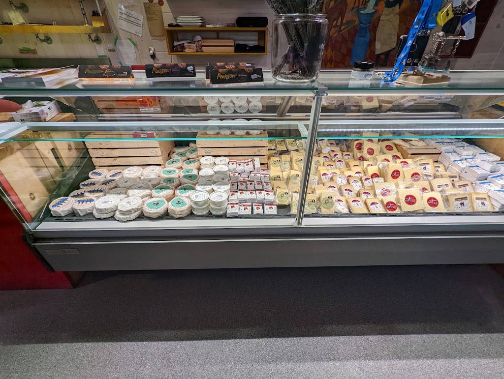 Fromagerie Médard | 10 Chemin de Quen, Saint-Gédéon, QC G0W 2P0, Canada | Phone: (418) 345-2407