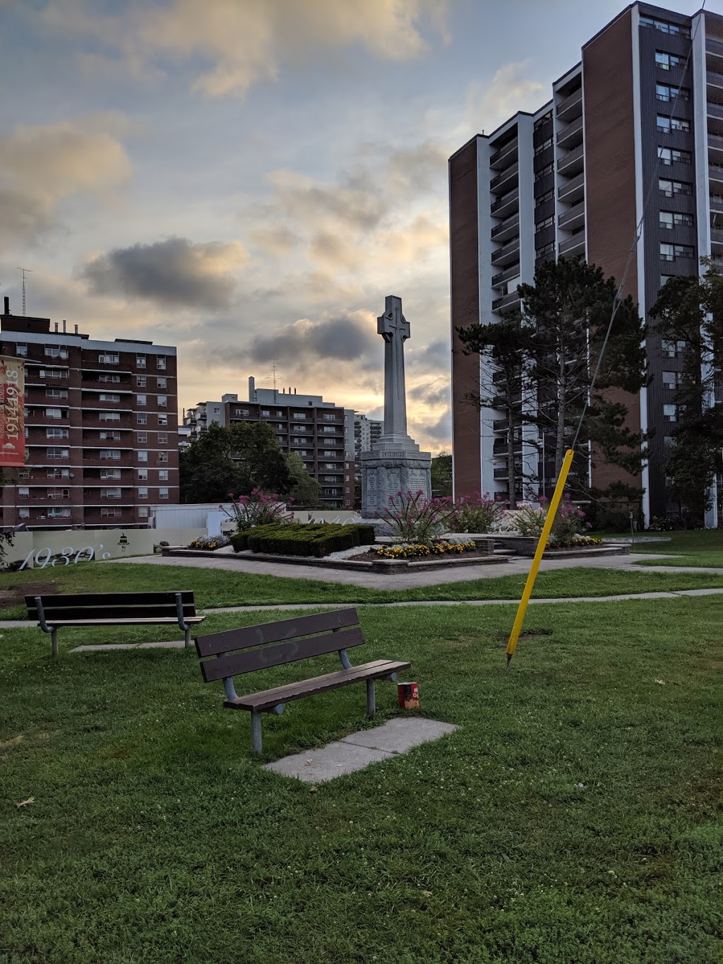 Cenotaph Park | 29 Stavebank Rd, Mississauga, ON L5G 2T5, Canada | Phone: (306) 435-2988