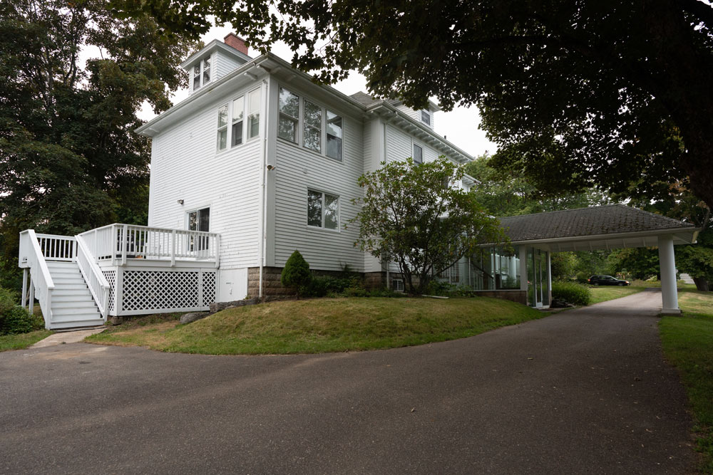 The Kinley House | 73 Green St, Lunenburg, NS B0J 2C0, Canada | Phone: (902) 634-4809