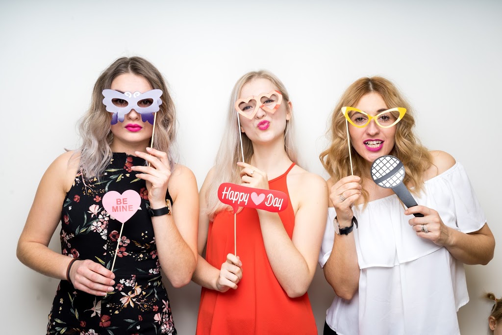 Venus Photo Booth | 1360 Prestonwood Crescent, Mississauga, ON L5V 2Z2, Canada | Phone: (905) 997-5509