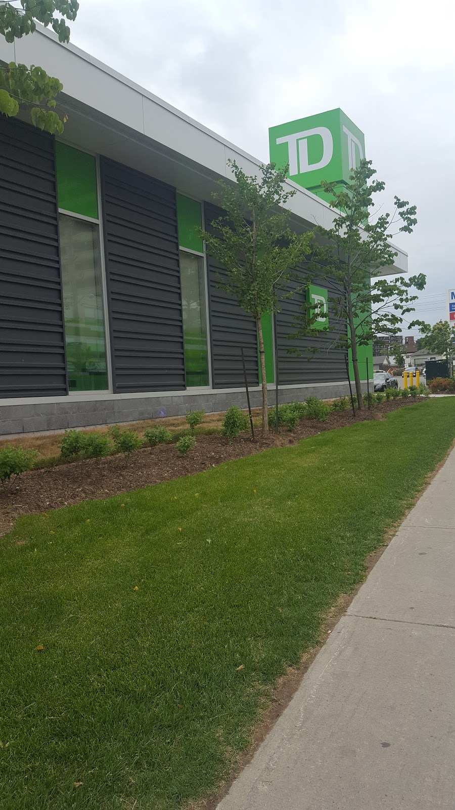 TD Canada Trust Branch and ATM | atm | 2547 Weston Rd, York, ON M9N 2A7, Canada | 4162478276 OR +1 416-247-8276