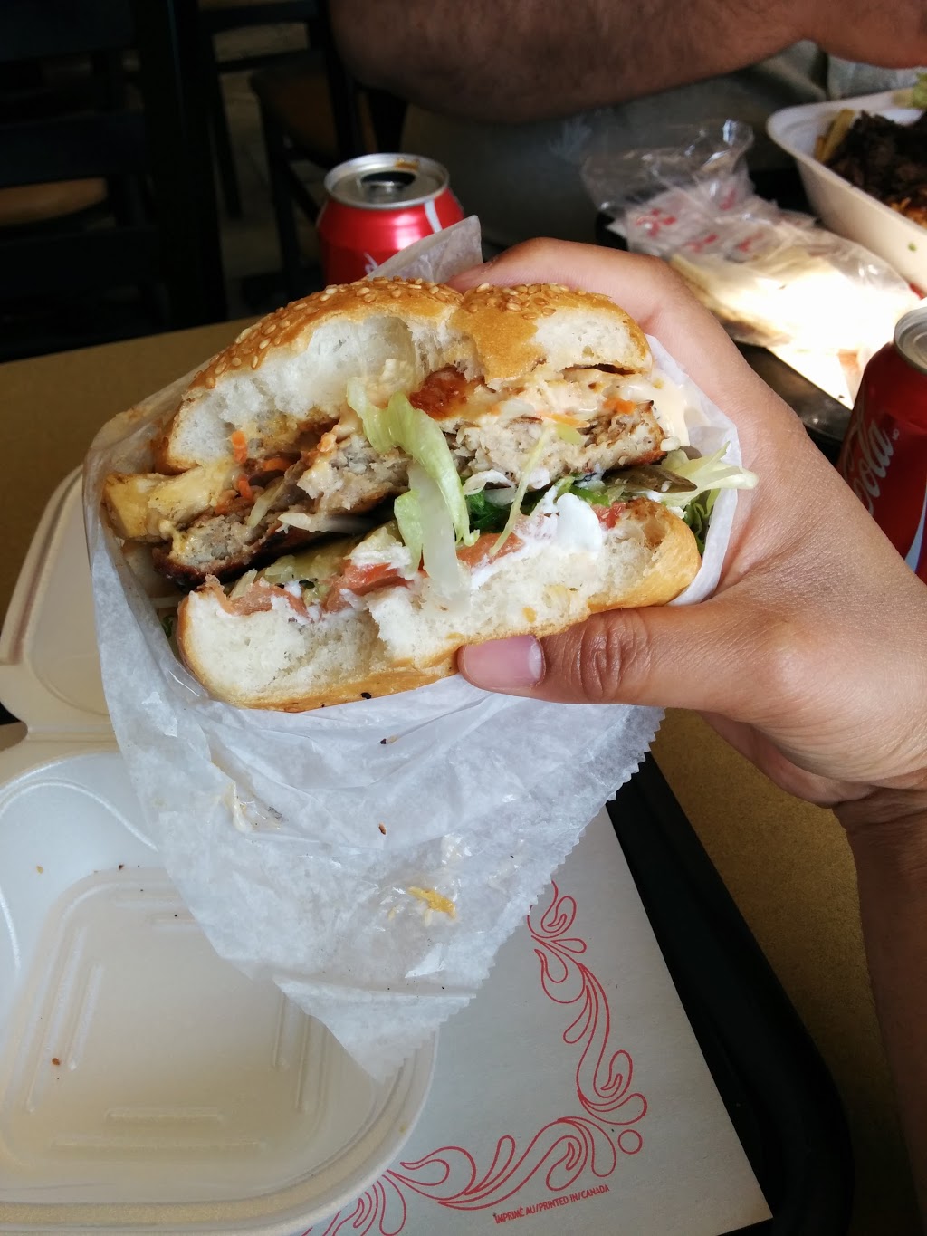 Hamoudis Shawarma | 3392 Dougall Ave, Windsor, ON N9E 1S6, Canada | Phone: (519) 250-0888