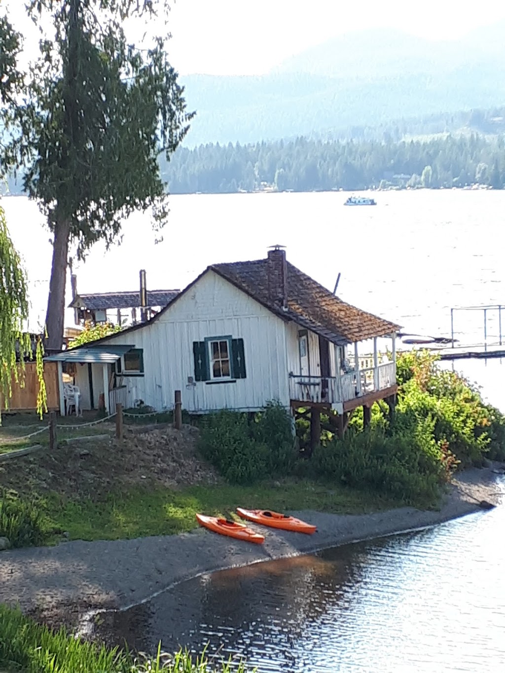 Fish and Duck Houseboats & Boat Rentals | 8571 Bothwell Rd, Port Alberni, BC V9Y 9B6, Canada | Phone: (226) 227-9384