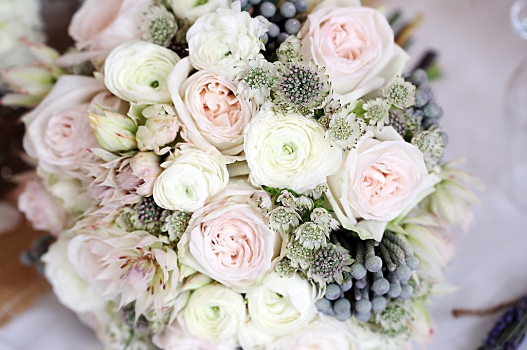 BELLA FLORAL DESIGNS & DECOR | 51 Woodstock St S, Tavistock, ON N0B 2R0, Canada | Phone: (519) 655-3720