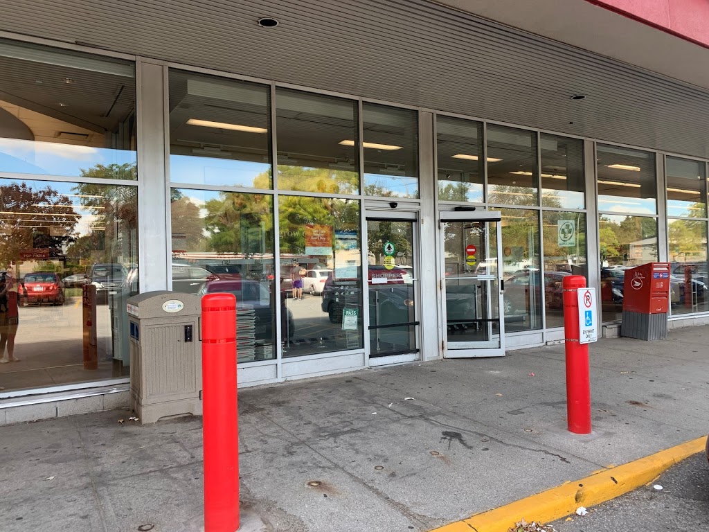 Smile Direct Club inside Shoppers Drug Mart | 600 The East Mall Unit 1, Etobicoke, ON M9B 4S1, Canada | Phone: (800) 688-4010