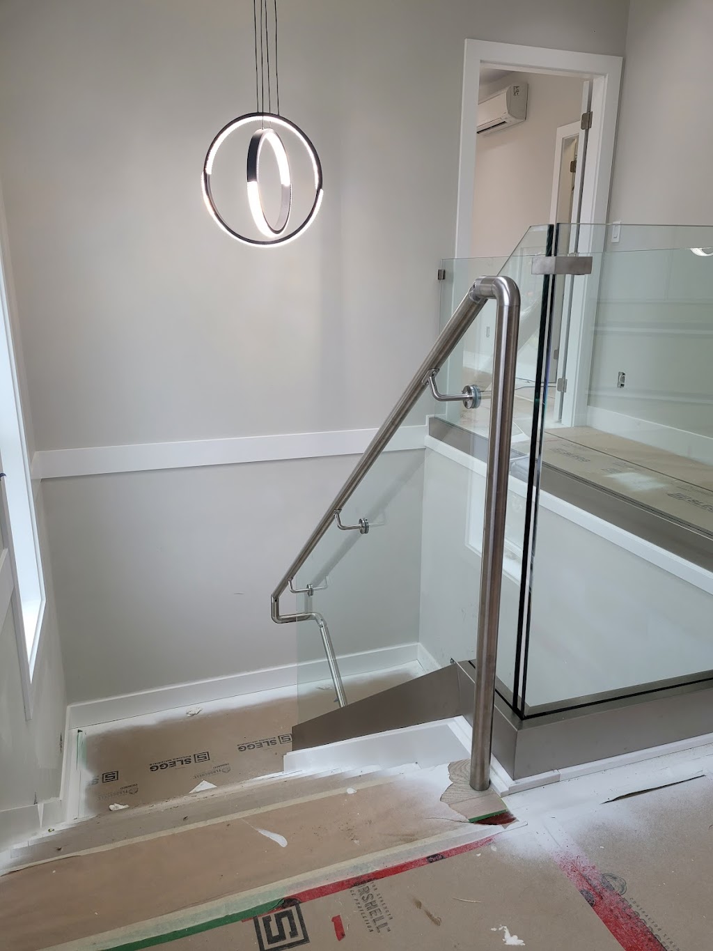 geet glass and closet ltd | 2259 Millstream Rd, Victoria, BC V9B 6H2, Canada | Phone: (778) 922-4721