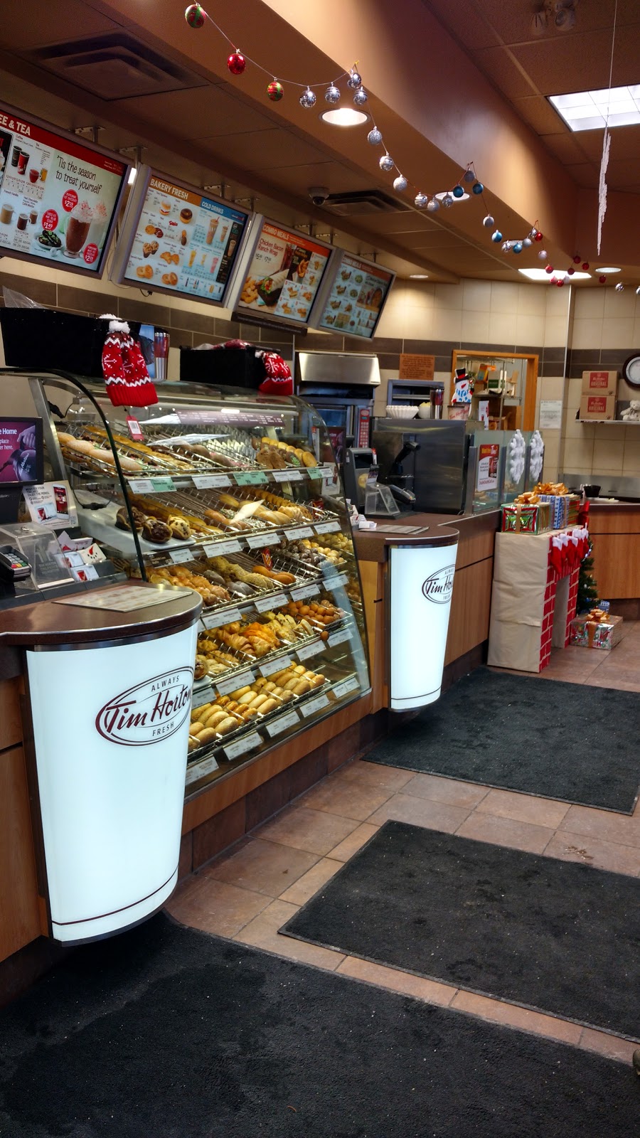 Tim Hortons | 925-975 Southdale Rd, London, ON N6P 0A9, Canada | Phone: (519) 652-1893