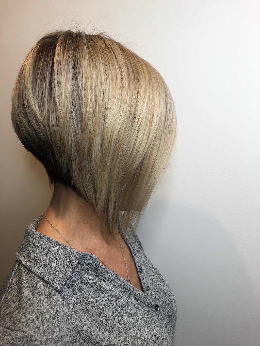 Hair Xtacy Salon - Premium | 1940 Ironstone Dr, Burlington, ON L7L 0E4, Canada | Phone: (905) 332-3415