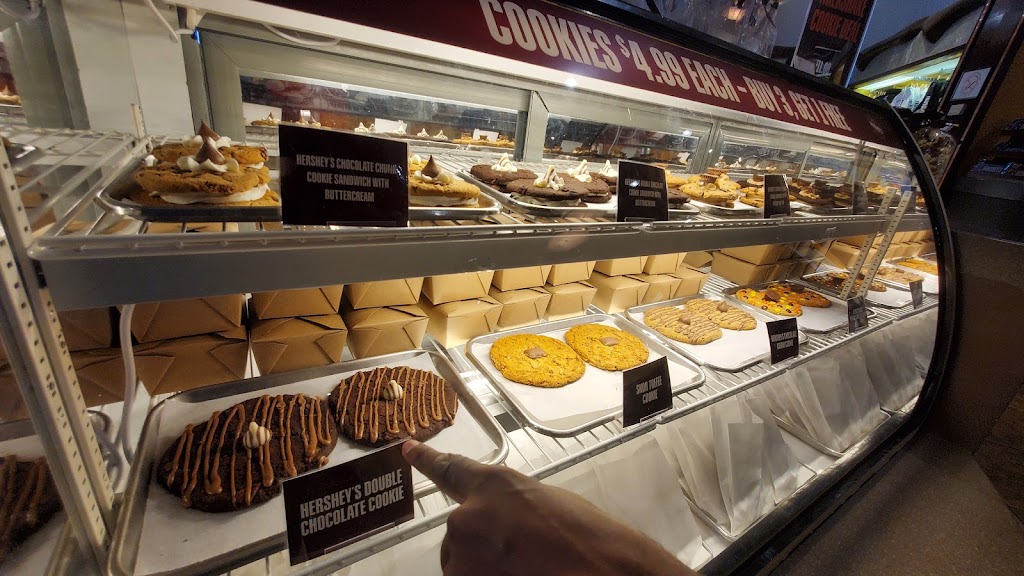 Hersheys Chocolate World | 5701 Falls Ave, Niagara Falls, ON L2E 6W7, Canada | Phone: (905) 374-4446 ext. 4272