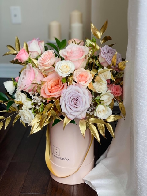 LuxFlowerBox | Luxury Flower Delivery | 630 Rivermede Rd #10, Concord, ON L4K 3M5, Canada | Phone: (647) 825-3543
