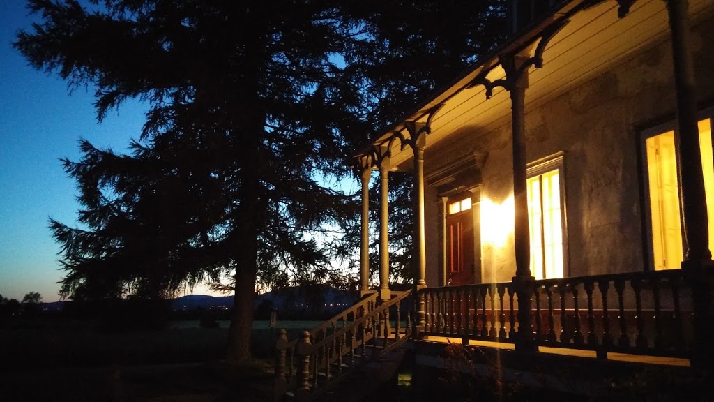 La Grande Ferme | 800 Chemin du Cap Tourmente, Saint-Joachim, QC G0A 3X0, Canada | Phone: (418) 827-4608