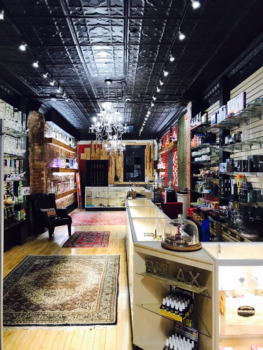 Roncys 420 | 1712 Queen St W, Toronto, ON M6R 1B3, Canada | Phone: (416) 551-3437