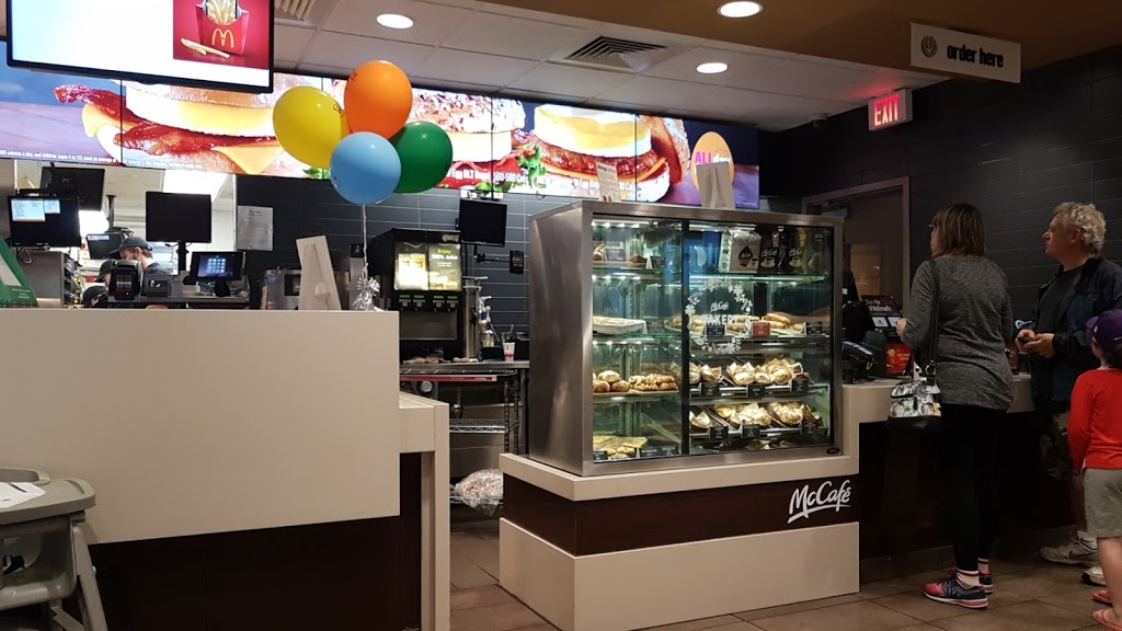 McDonalds | 1043 Chemong Rd N, Peterborough, ON K9H 7E6, Canada | Phone: (705) 748-3721