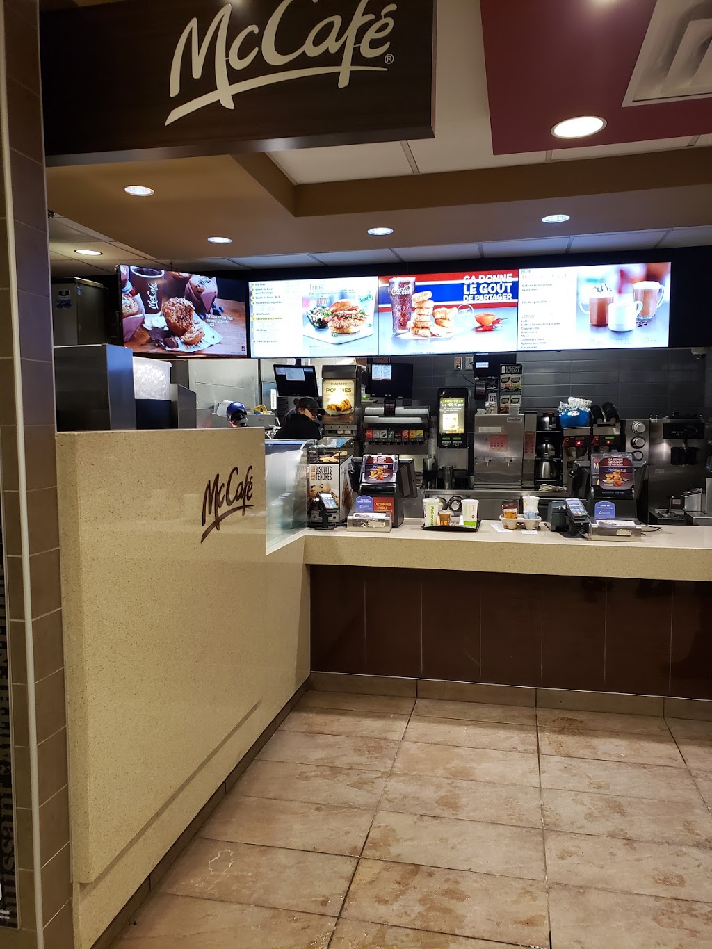 McDonalds | 848 Boulevard de lAnge Gardien N, LAssomption, QC J5W 4M9, Canada | Phone: (450) 589-0229