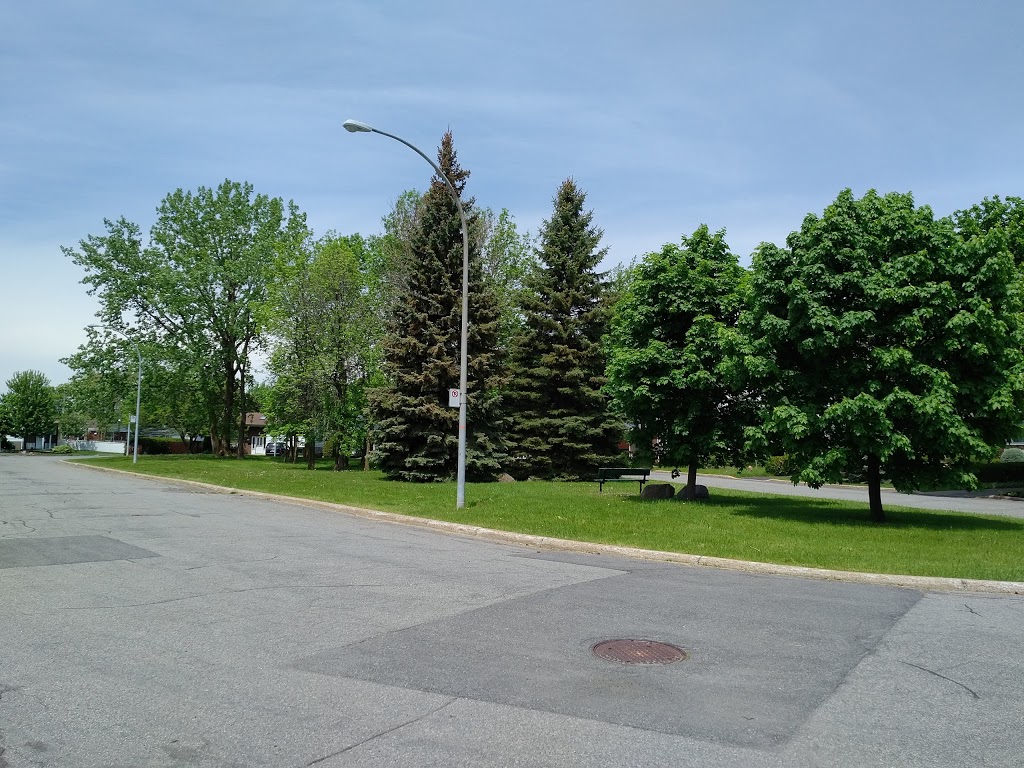 Parc Montmorency | 3108 Rue Montmorency, Longueuil, QC J4L 4B6, Canada | Phone: (450) 463-7311