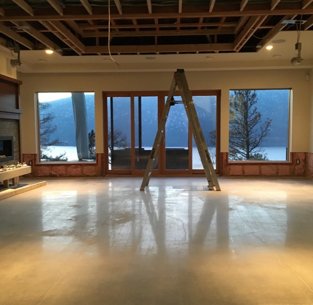 Realty Renovation | 3915 Bluebird Rd, Kelowna, BC V1W 1X7, Canada | Phone: (778) 214-0866