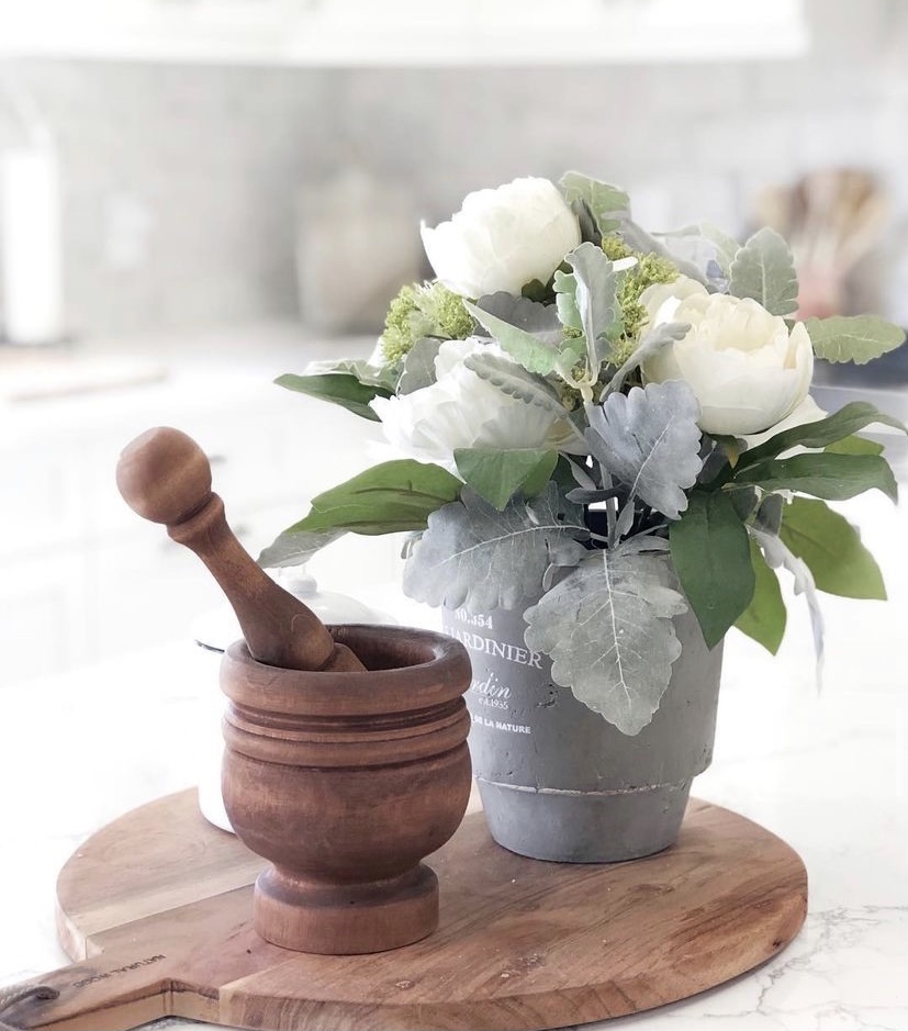 The Vintage Verandah | 106 Brome Bnd, Calgary, AB T3Z 0C7, Canada | Phone: (403) 417-0869