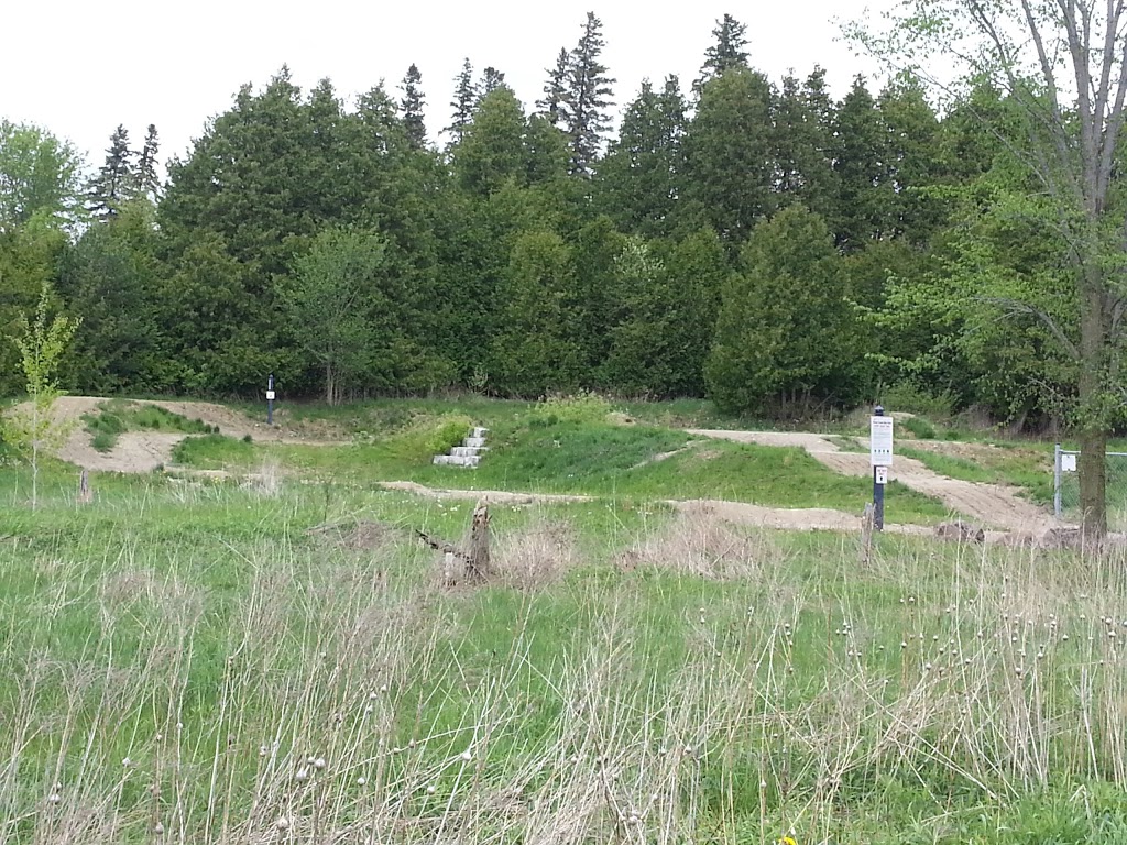 Vivian Creek Park | Center Street, Mount Albert, ON L0G 1M0, Canada | Phone: (905) 905-1111