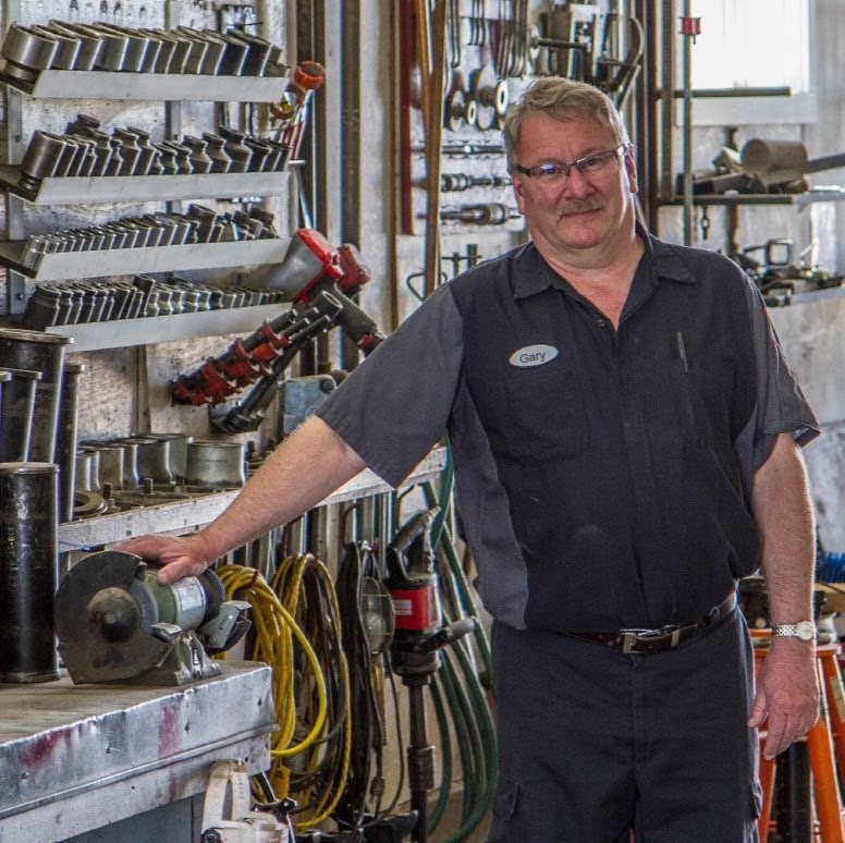 Steinbach Truck Services Ltd | 435 Provincial Trunk Hwy 12, Steinbach, MB R5G 1V1, Canada | Phone: (204) 326-1364