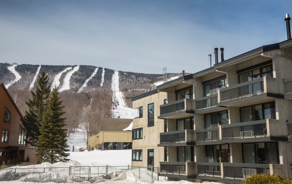 Chateau Mont Sainte Anne | 500 Boulevard du Beau Pré, Beaupré, QC G0A 1E0, Canada | Phone: (418) 827-5211