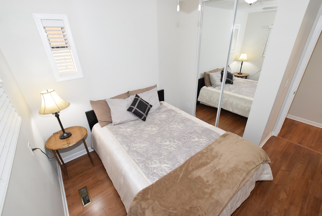 The Beach House in Kelowna | 998 Manhattan Dr, Kelowna, BC V1Y 1H5, Canada | Phone: (604) 309-1208
