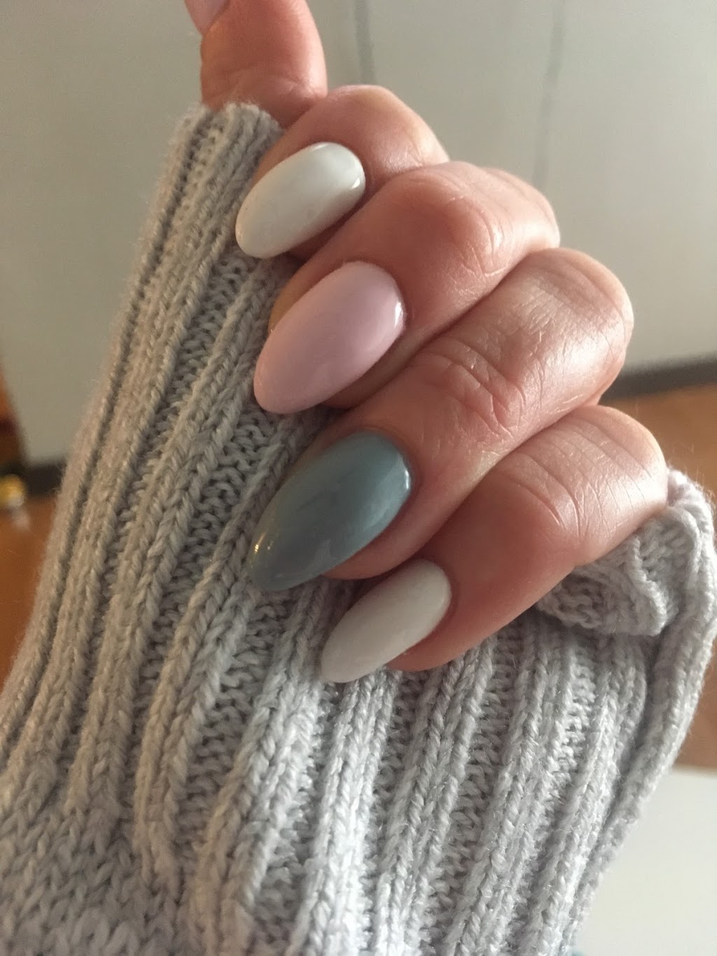 Goldfingers Nails & Spa | 6130 1a St SW #24, Calgary, AB T2H 0G3, Canada | Phone: (403) 253-4828