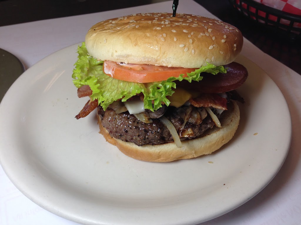 Colonial Restaurant | 2842 Pine Grove Ave, Port Huron, MI 48060, USA | Phone: (810) 985-7333