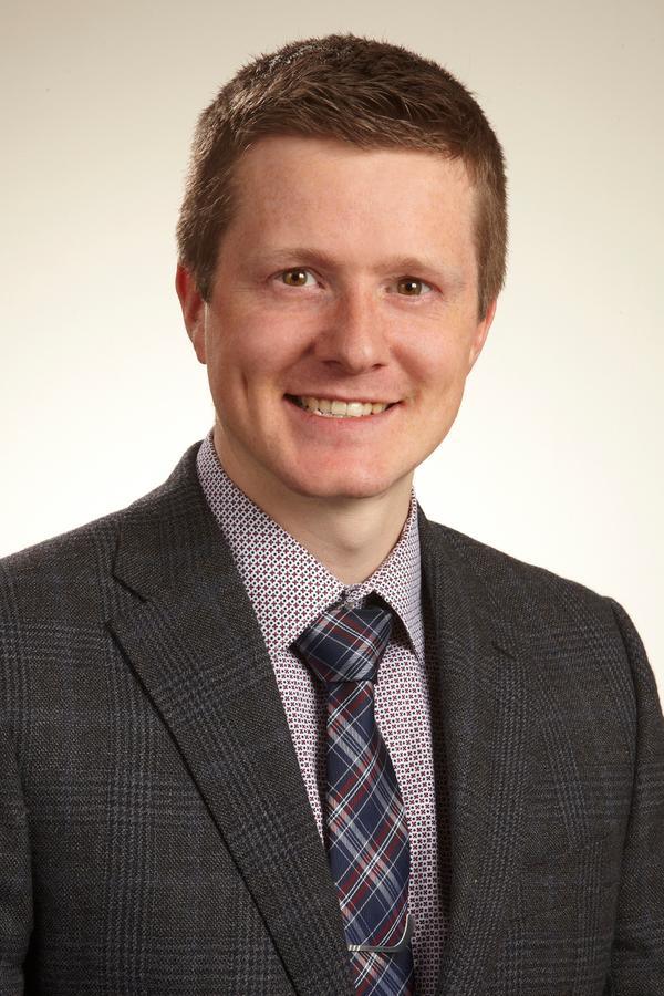 Edward Jones - Financial Advisor: Matthew Guenther | Clearspring Centre 178, MB-12 Unit 70, Steinbach, MB R5G 1T7, Canada | Phone: (204) 346-9977