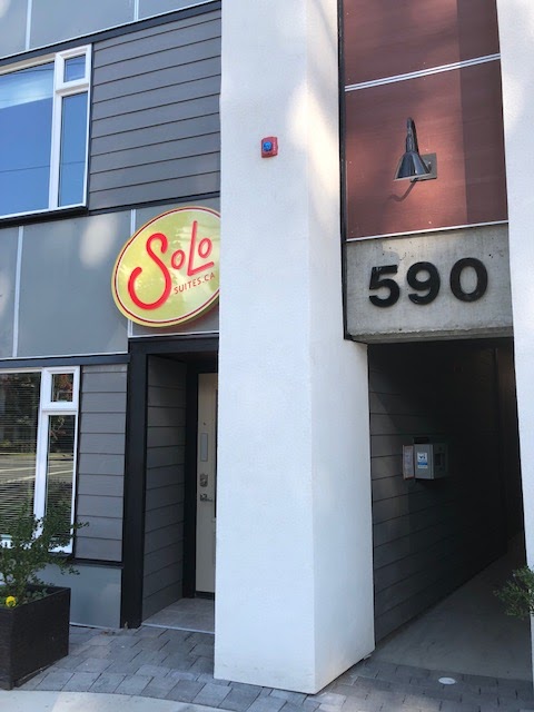 Solo Suites | 590 Goldstream Ave, Victoria, BC V9B 2W7, Canada | Phone: (250) 882-7178