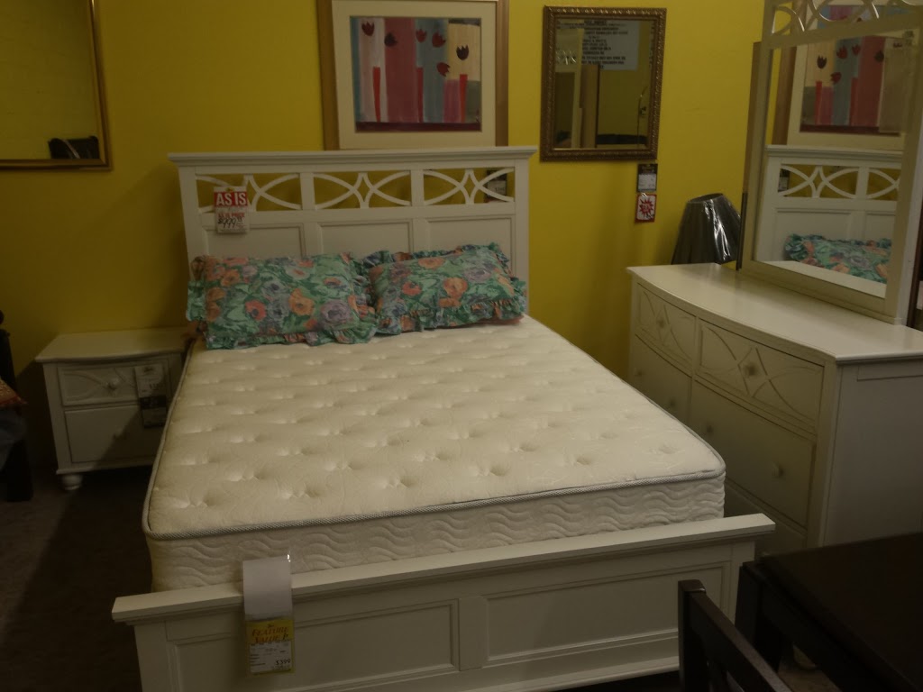 Leons Furniture | R.R. #2, Hwy #40 N, Chatham-Kent, ON N7M 5J2, Canada | Phone: (519) 351-4616