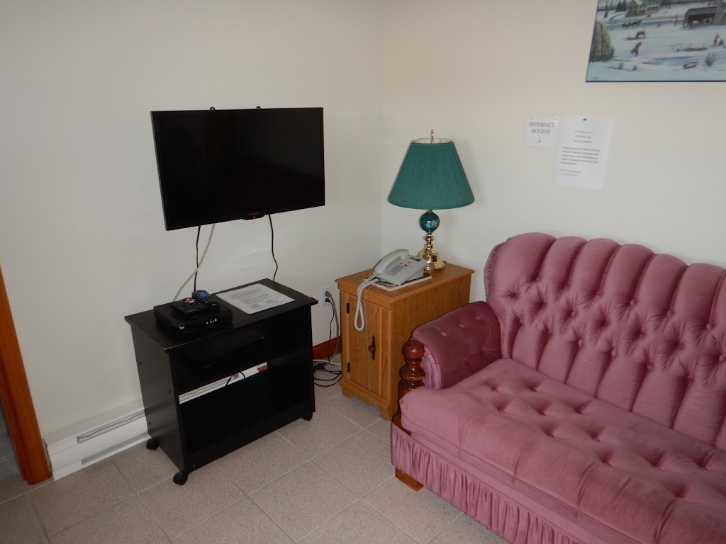 Pilot Whale Chalets | 15775 Cabot Trail, Chéticamp, NS B0E 1H0, Canada | Phone: (902) 224-1040