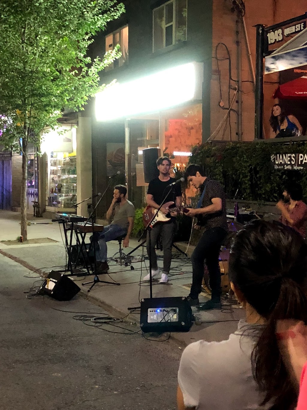 The Gull and Firkin | 1943 Queen St E, Toronto, ON M4L 1H7, Canada | Phone: (416) 693-9337