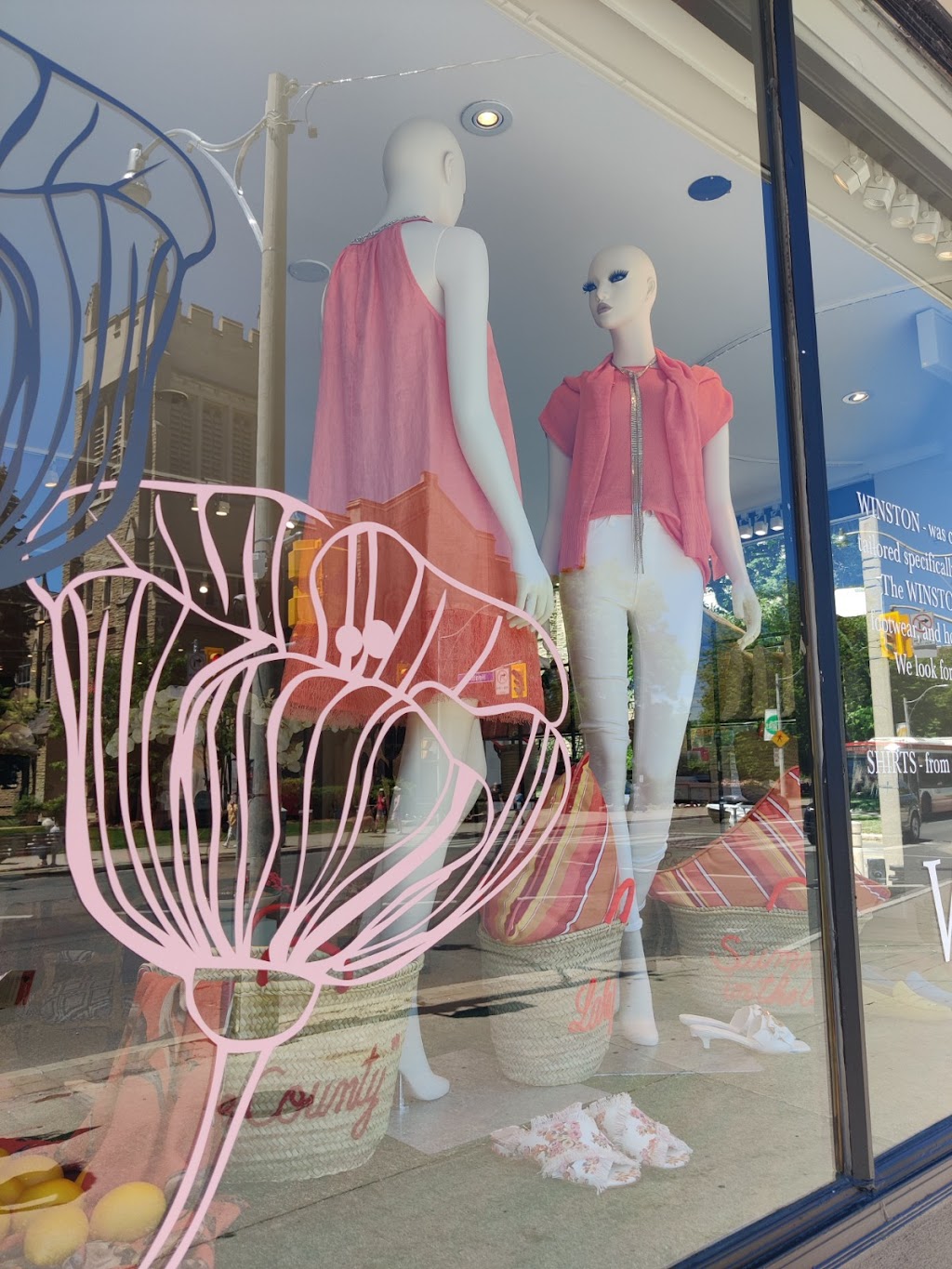 Winston | 1568 Yonge St, Toronto, ON M4T 1Z7, Canada | Phone: (416) 901-6633