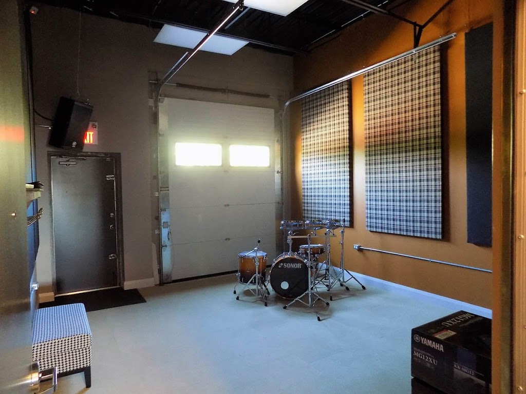 Record Runner Rehearsal Studios Inc. | 159 Colonnade Rd S unit 6, Nepean, ON K2E 7J4, Canada | Phone: (613) 723-7777
