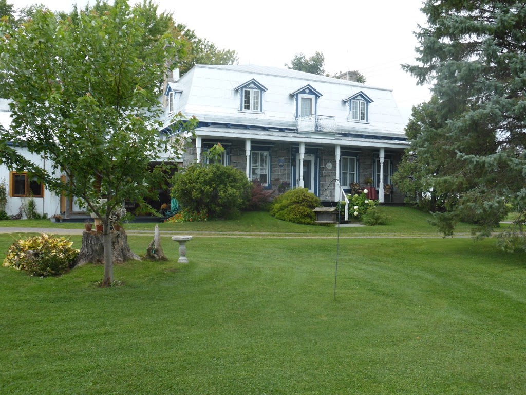 Le Passerin Indigo | 100, Rang, Grande Ligne, Saint-Alexis, Quebec, QC J0K 1T0, Canada | Phone: (450) 839-3482