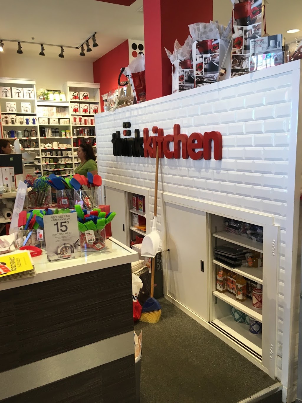 Think Kitchen -Quartier Dix30 Think Kitchenitchen | 9335 Boulevard Leduc, Brossard, QC J4Y 0A5, Canada | Phone: (450) 656-8653
