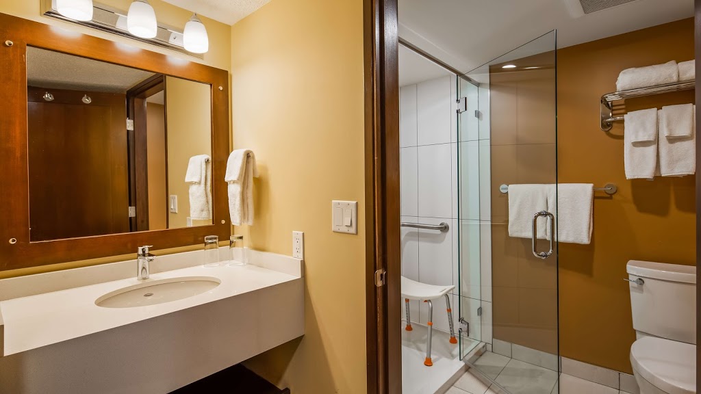 Best Western Plus Emerald Isle Hotel | 2306 Beacon Ave, Sidney, BC V8L 1X2, Canada | Phone: (250) 656-4441