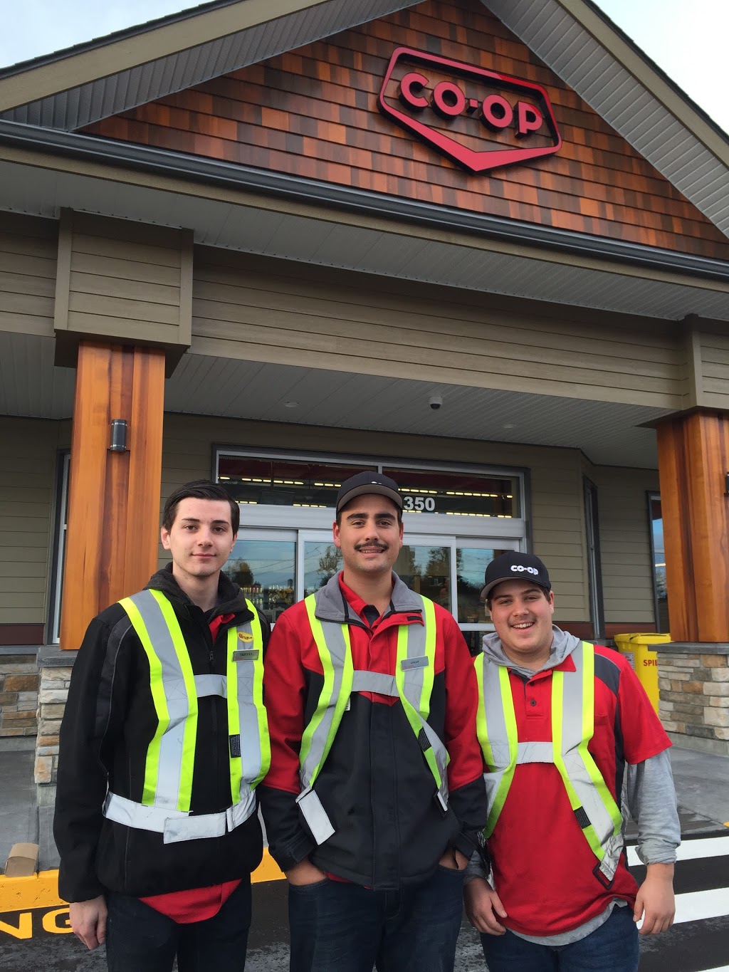 Peninsula Co-op Gas & Convenience Centre | 10350 McDonald Park Rd, Sidney, BC V8L 3H8, Canada | Phone: (778) 351-1303