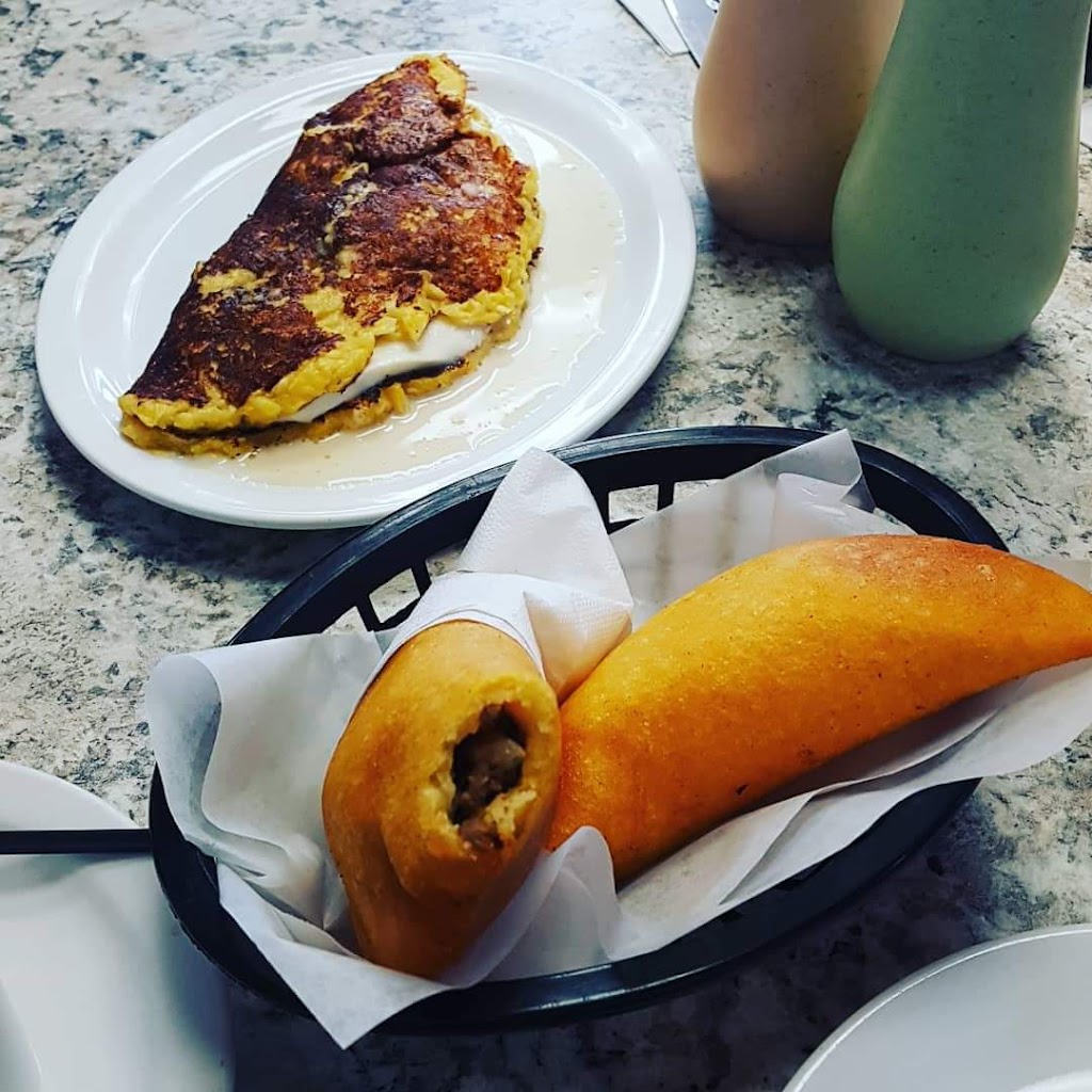 El Fogón Latino: Comida Venezolana | 8026 118 Ave NW, Edmonton, AB T5B 0R8, Canada | Phone: (780) 756-8388